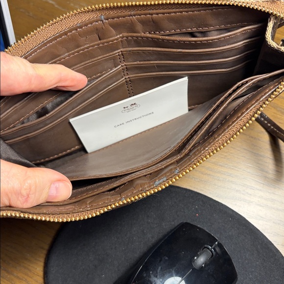 Coach Signature strip Zippy Wallet/Wristlet NEVER USED! - Picture 14 of 14